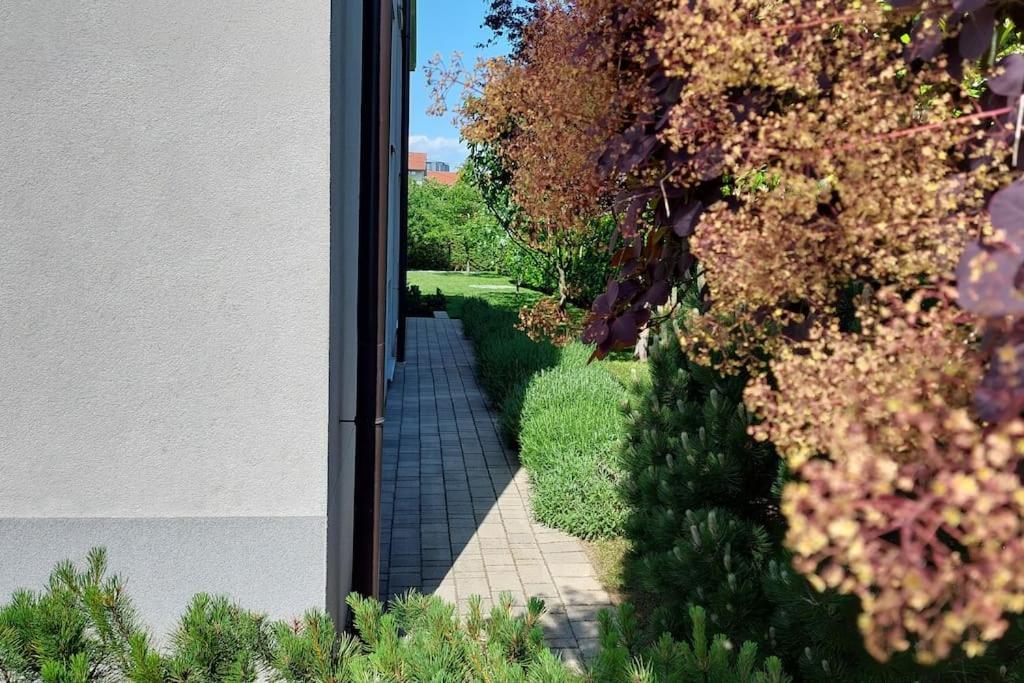 City Lodge Pine, Free Parking リュブリャナ エクステリア 写真