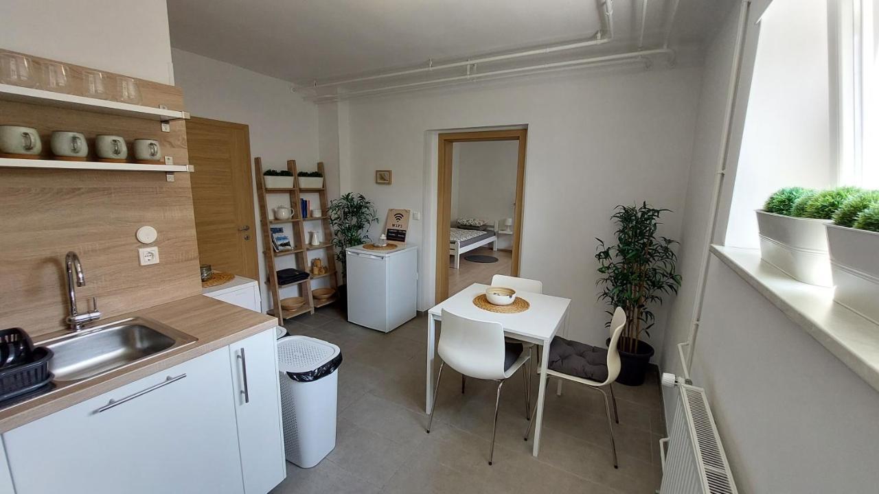City Lodge Pine, Free Parking リュブリャナ エクステリア 写真